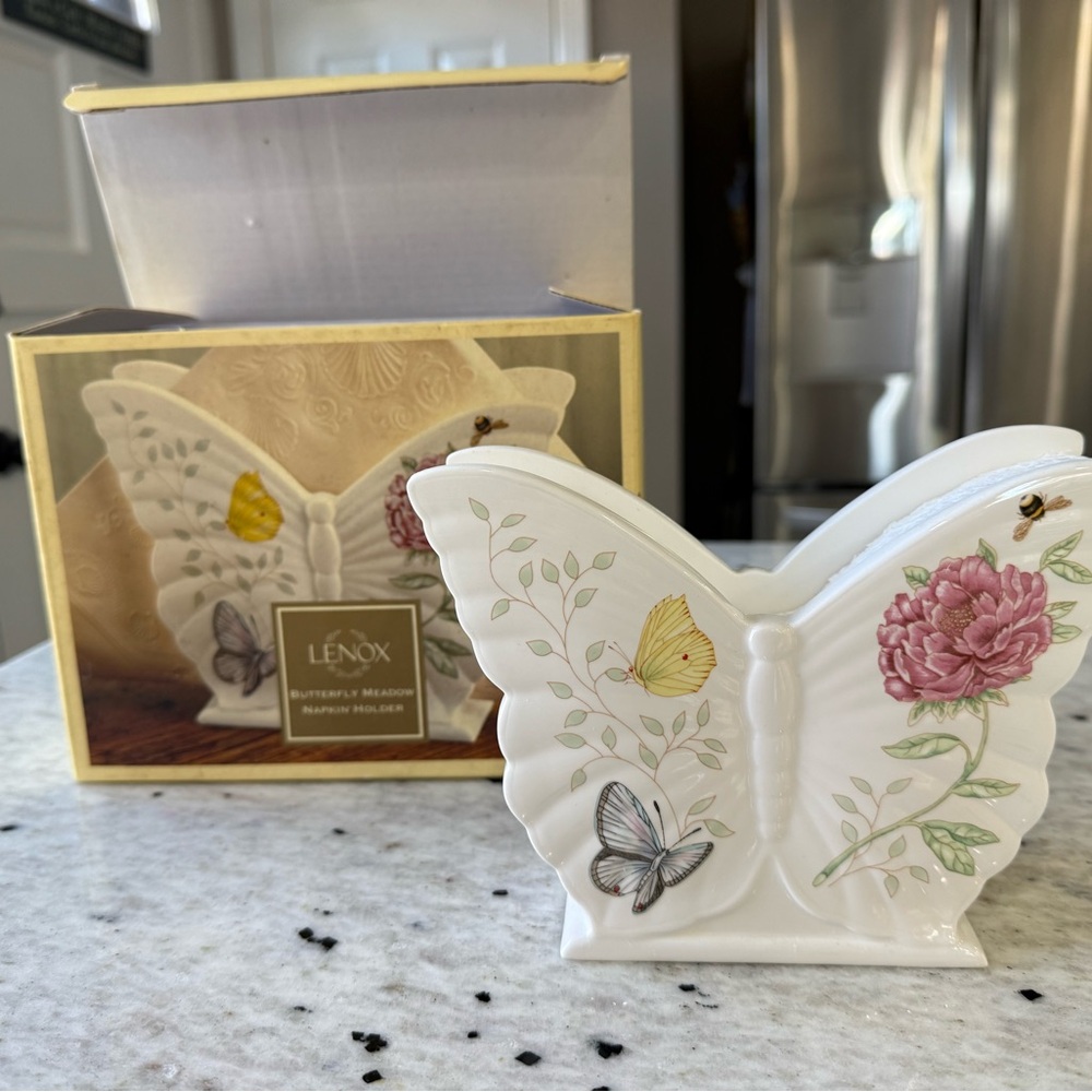 NEW Lenox Butterfly Meadow Napkin holder